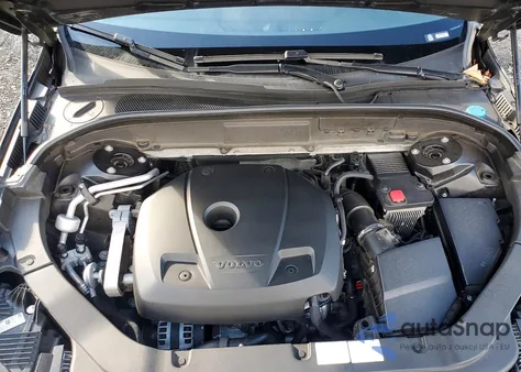 2019 Volvo Xc60 T5 z USA, uszkodzony, nr VIN LYV102RK7KB184587